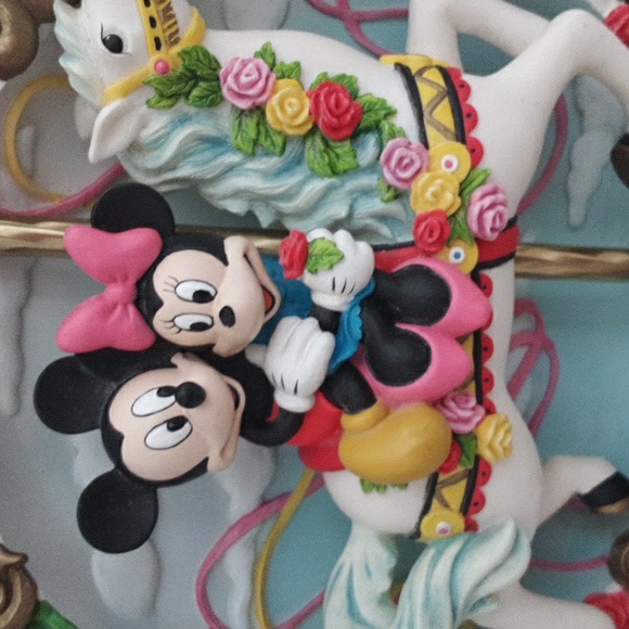 DISNEY MICKEY MOUSE & MINNIE 3 D WEDDING MUSICAL PLATE...VINTAGE - Picture 2 of 11